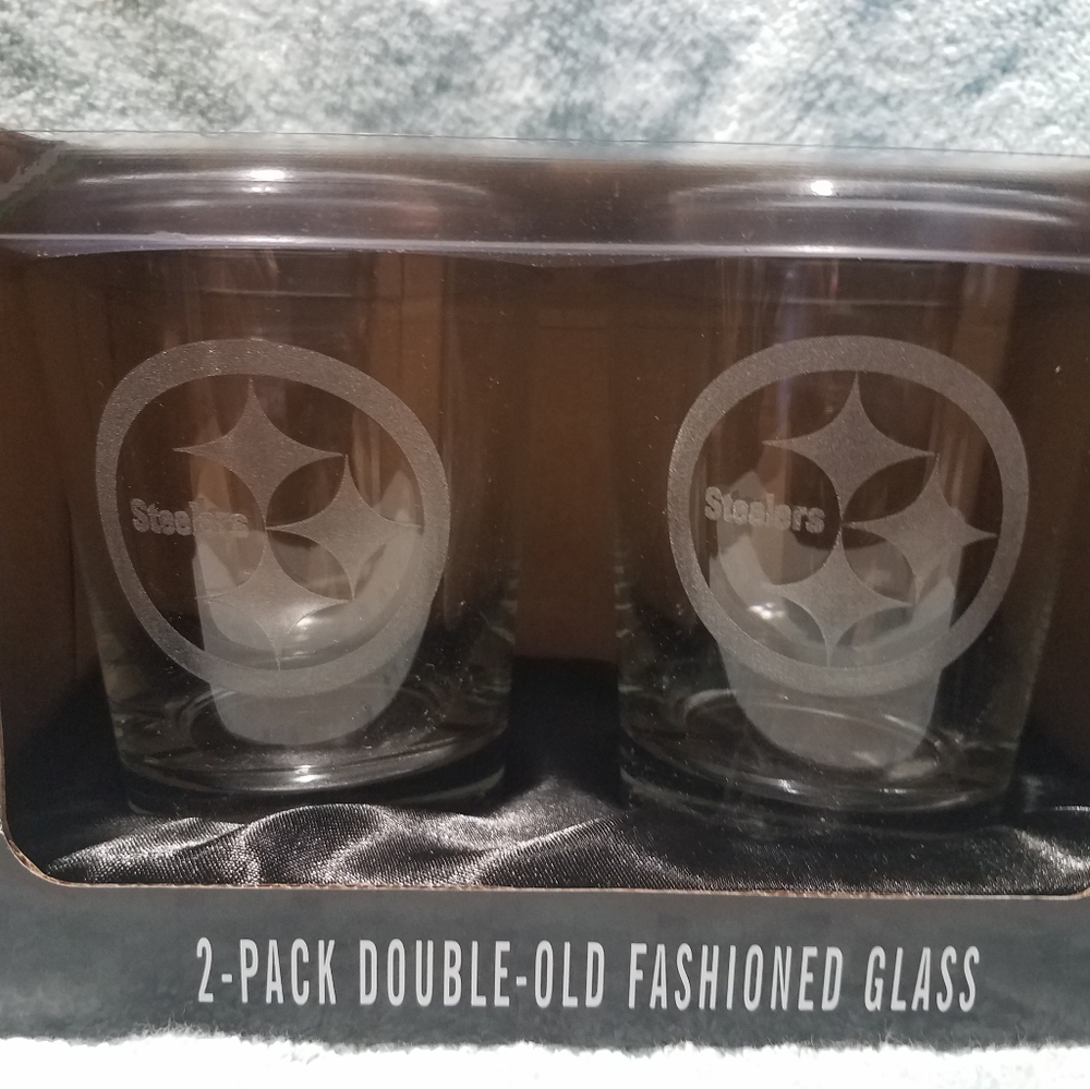 All new STEELERS logo'd 2 pc old fashion glasses